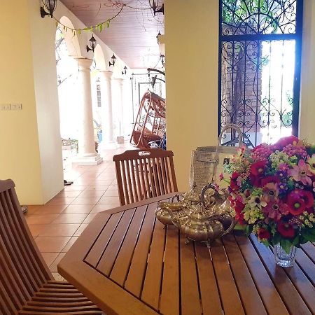 Prompimarn Villa Toscana Банкок Екстериор снимка