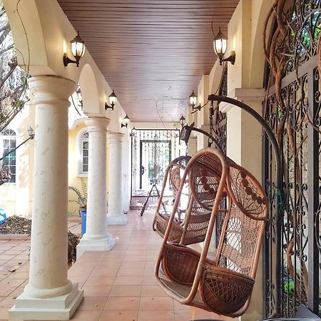 Prompimarn Villa Toscana Банкок Екстериор снимка