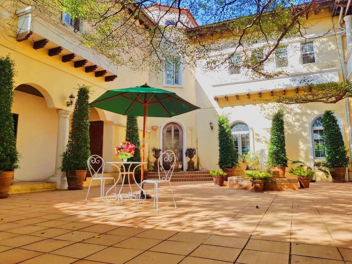 Prompimarn Villa Toscana Банкок Екстериор снимка