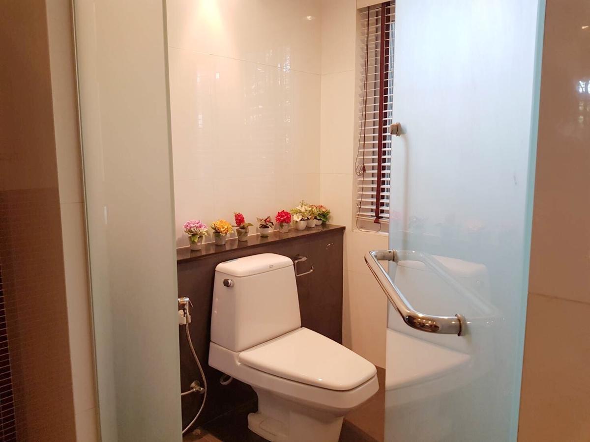 Prompimarn Villa Toscana Банкок Екстериор снимка